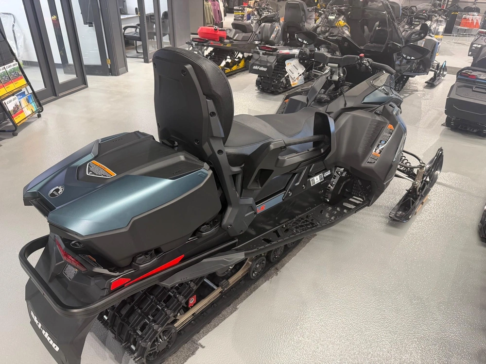 Ski-doo Grand Touring Le Platinum 900 2026 alt