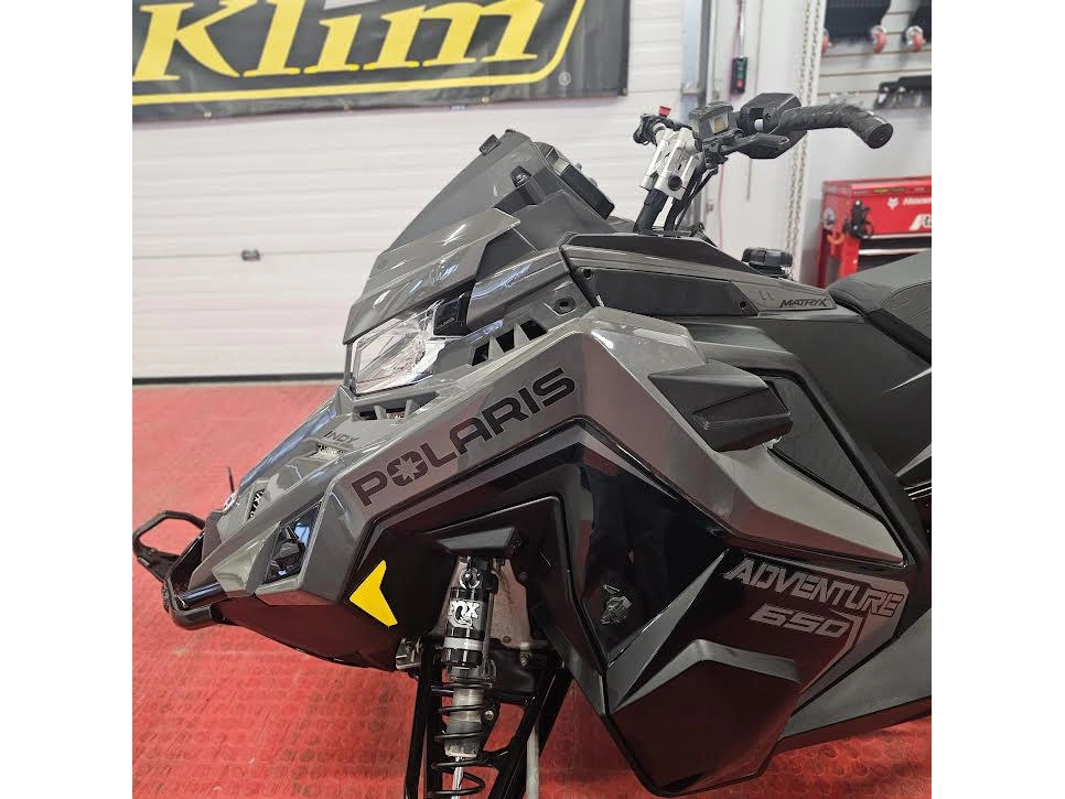 2025 Polaris 650 Indy Adventure 137 alt