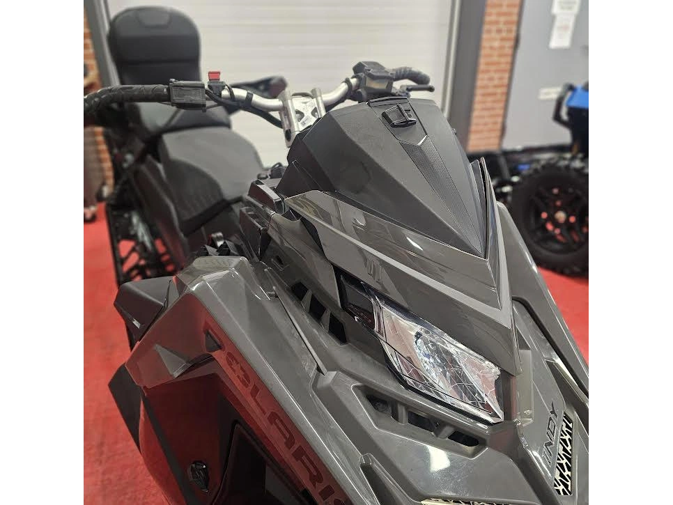2025 Polaris 650 Indy Adventure 137 alt