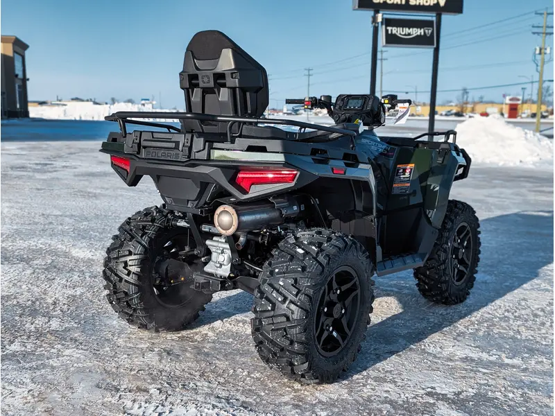 2026 Polaris Sportsman Touring 570 Premium // Treeline Green Metallic