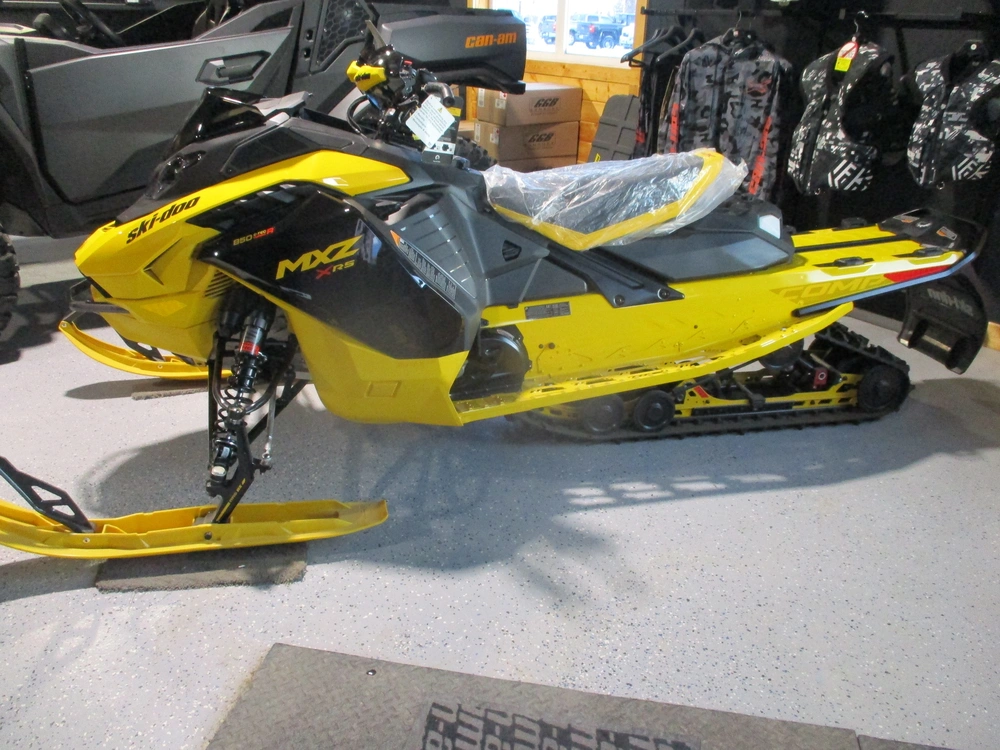 2025 Ski-doo Mxz Xrs 850 Etec Turbo R With Competion Package Ucse alt
