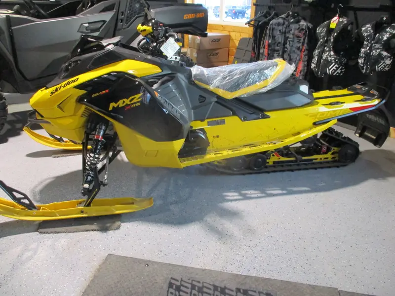 2025 Ski-Doo MXZ XRS 850 Etec turbo R with Competion Package UCSE