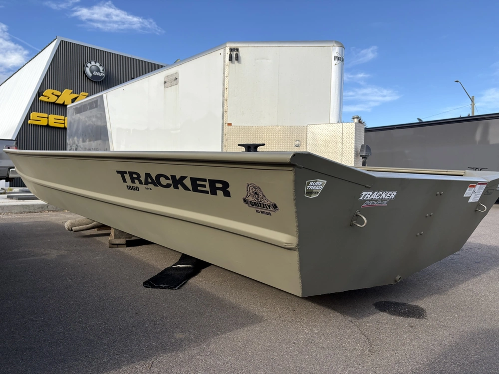 2026 Tracker Grizzly 1860 Jon alt