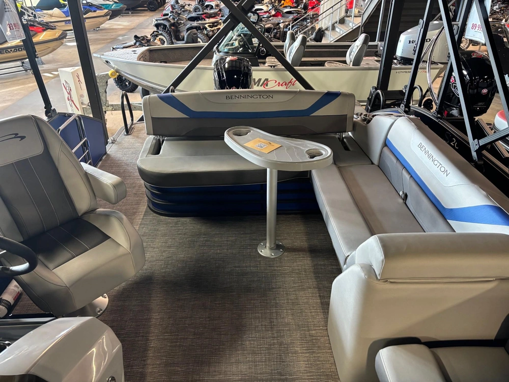 Bennington Marine 21 Sxsbsr 2025 alt