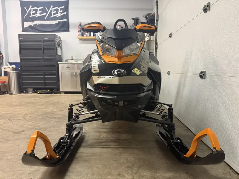 2020 Ski-Doo Summit x 850 165 expert package