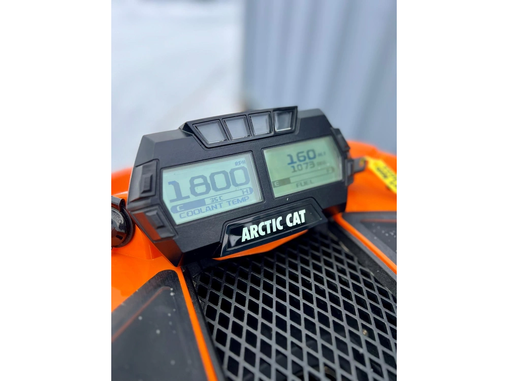 Arctic Cat Riot X Alpha One 2022 alt