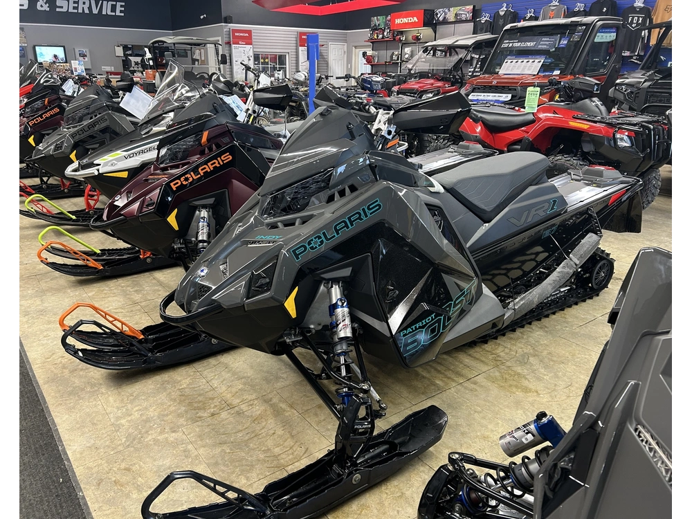 Polaris Indy® Vr1 Patriot Boost 137 2024 alt