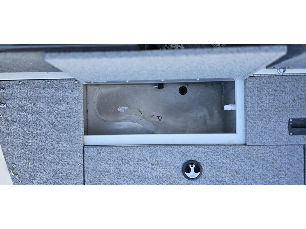 2023 Legend R15 Sc alt