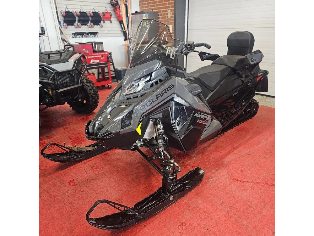 2025 Polaris 650 Indy Adventure 137 alt