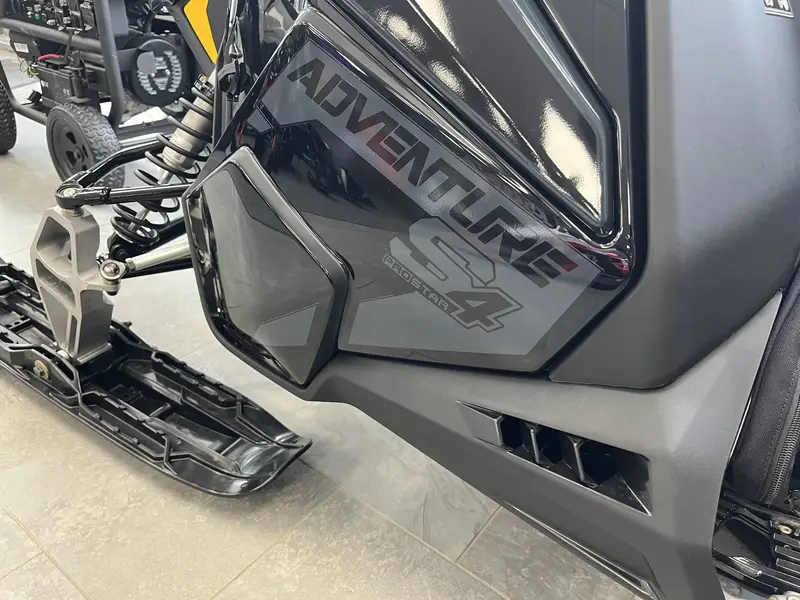 2026 Polaris TITAN ADVENTURE S4
