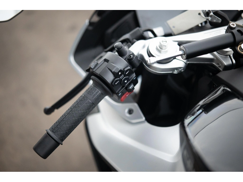 2025 Cfmoto 675ss alt