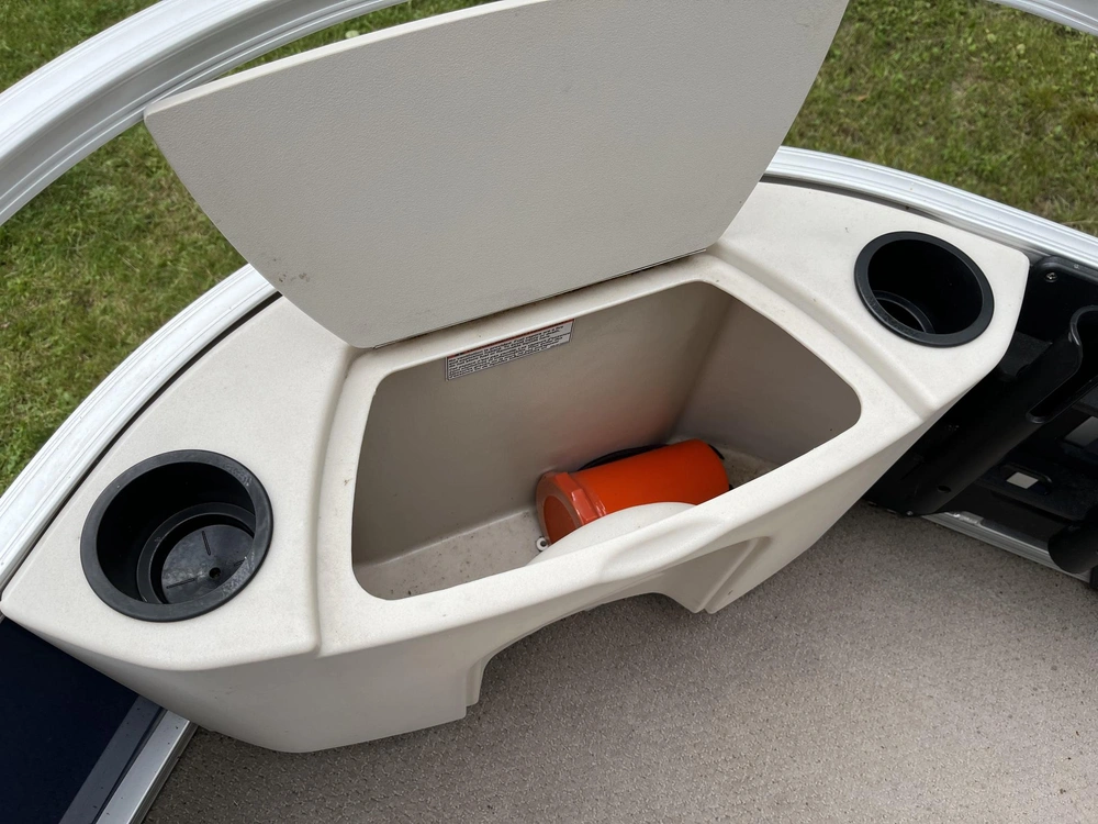 2012 Princecraft Vectra Pontoon alt