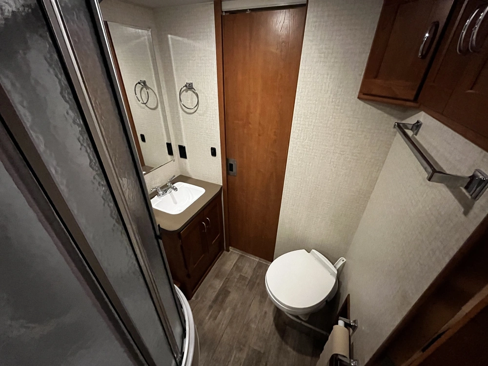 2018 Winnebago Minnie Winnie 31g alt