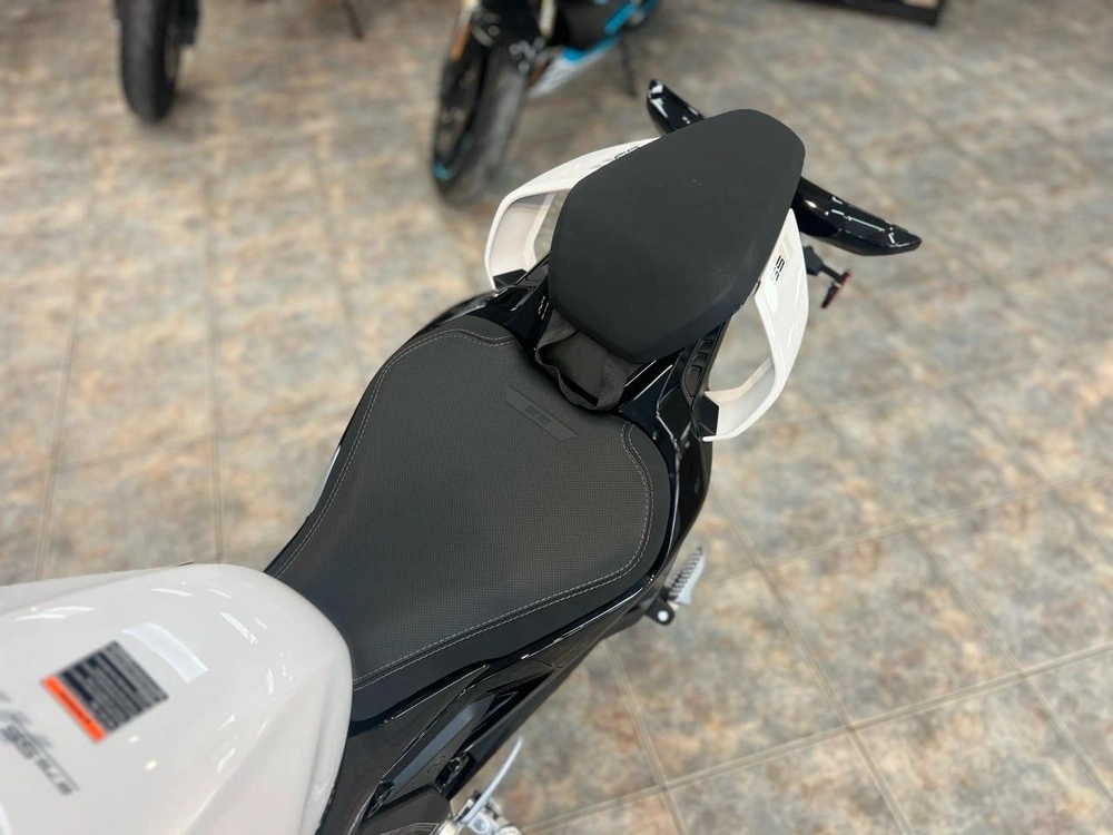 2026 Cfmoto 675ss alt