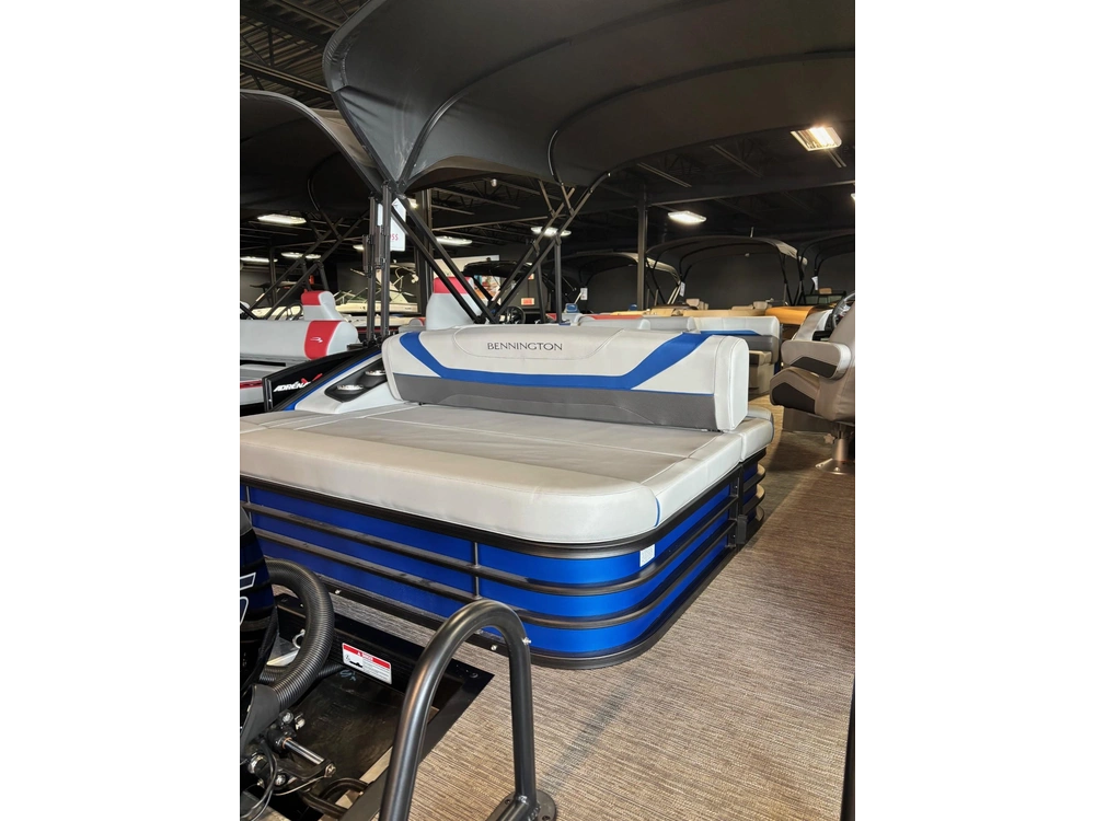 Bennington Marine 21 Sxsbsr 2025 alt
