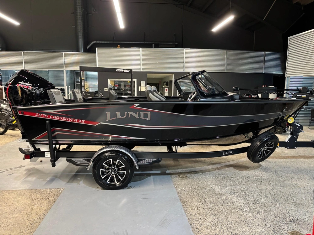 Lund Boat Co 1875 Crossover Xs 2026 alt
