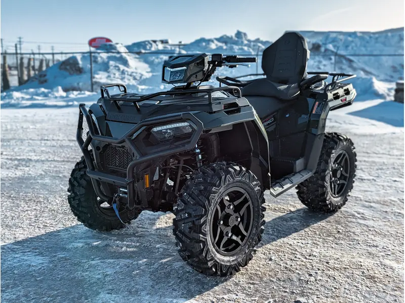 2026 Polaris Sportsman Touring 570 Premium // Treeline Green Metallic