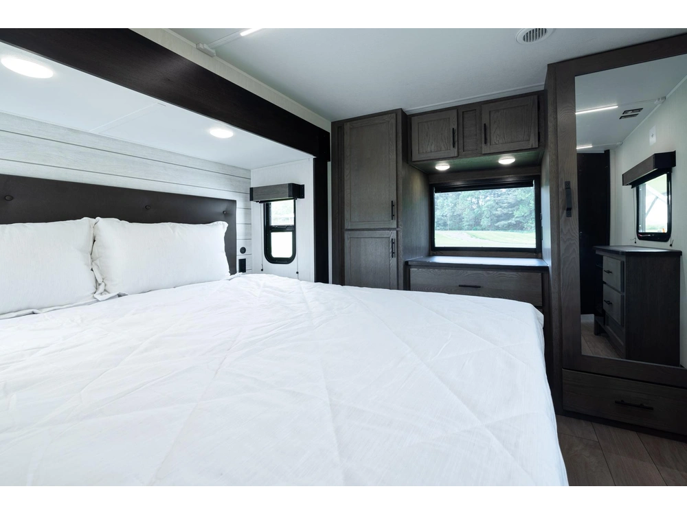 Arctic Wolf 3650 Suite 2026 alt