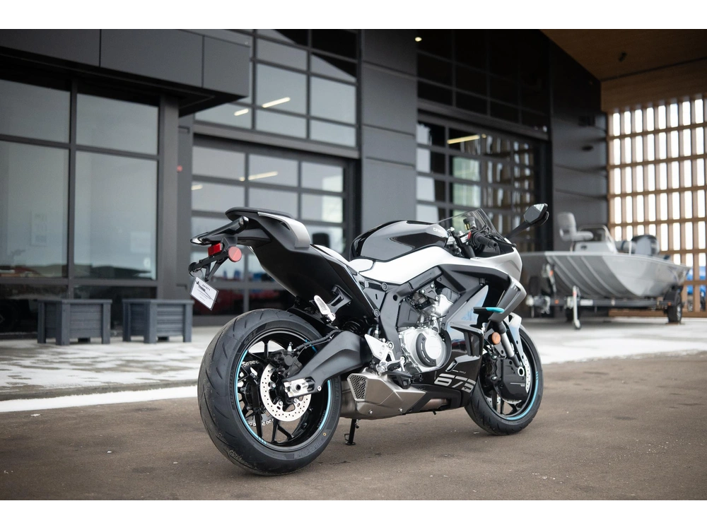 2025 Cfmoto 675ss alt