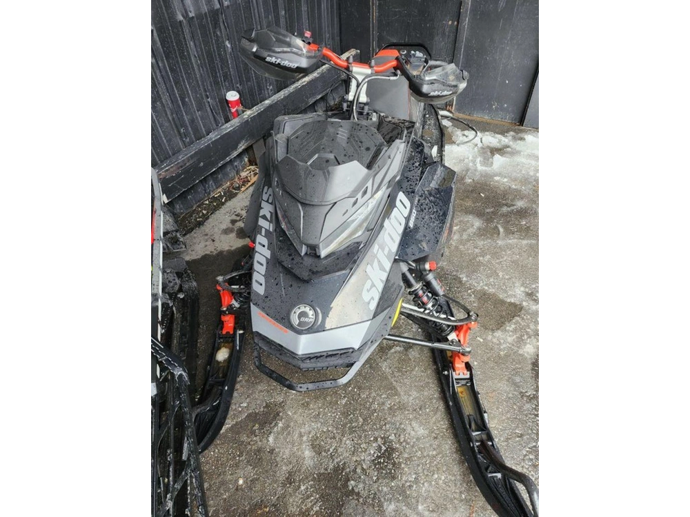 2020 Ski-doo Renegade X-rs 137 850 E-tec alt