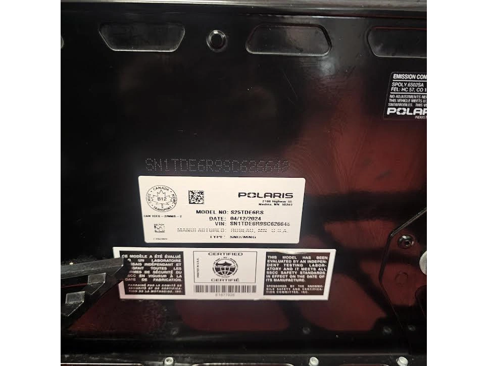 2025 Polaris 650 Indy Adventure 137 alt