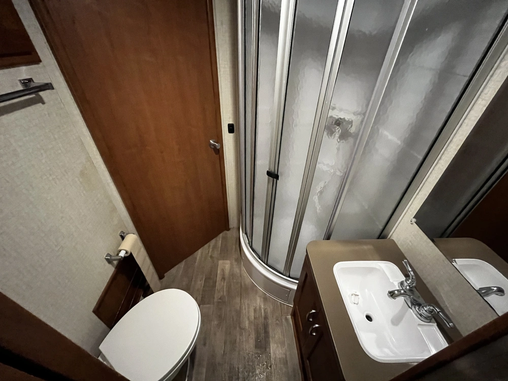 2018 Winnebago Minnie Winnie 31g alt
