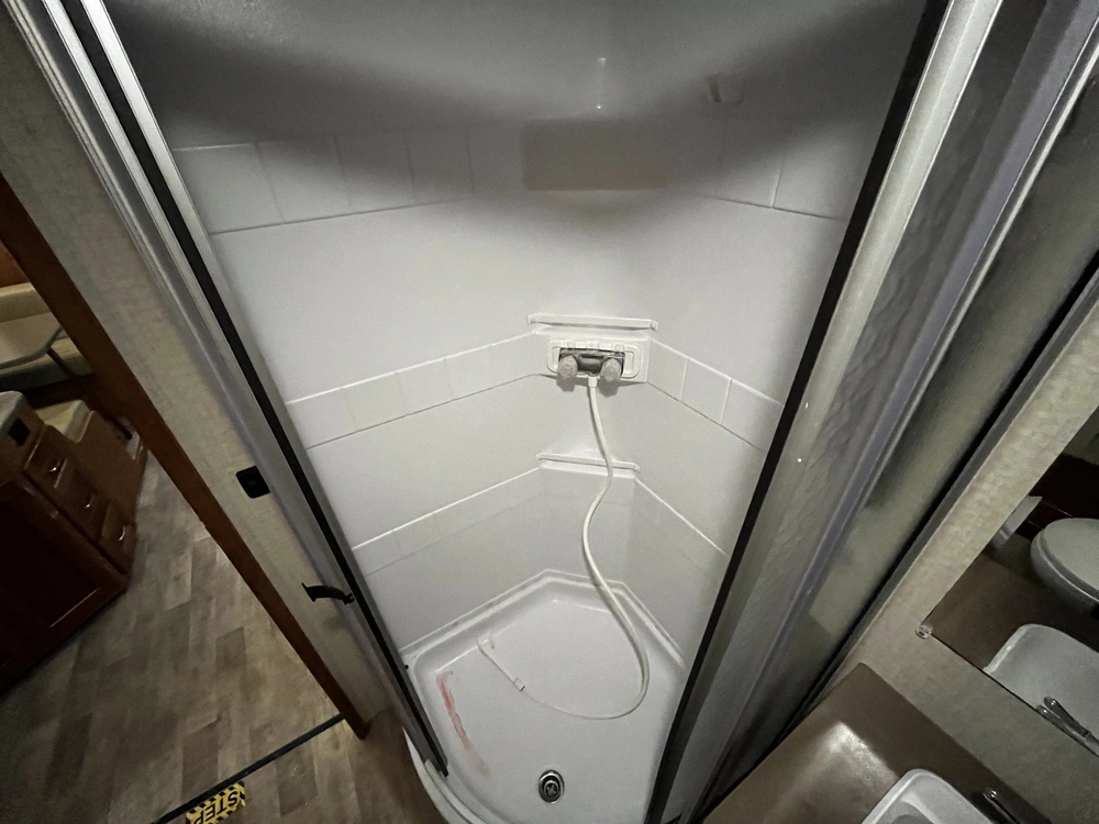 2018 Winnebago Minnie Winnie 31g alt