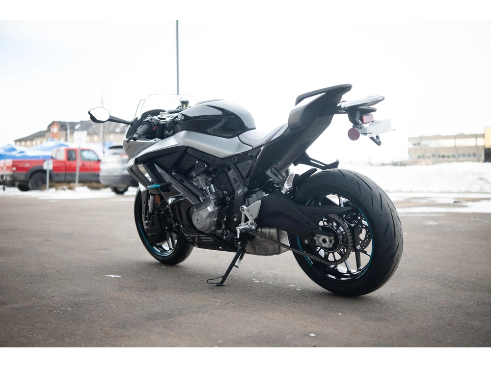 2026 Cfmoto 675ss alt