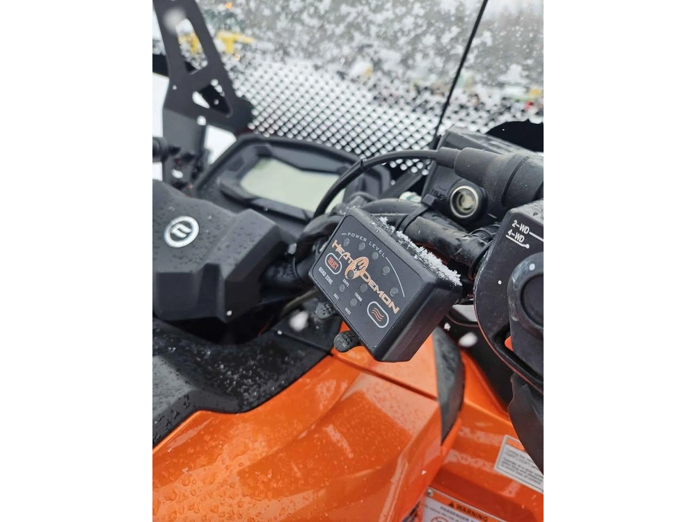 2023 Cfmoto Cforce 800 Touring alt