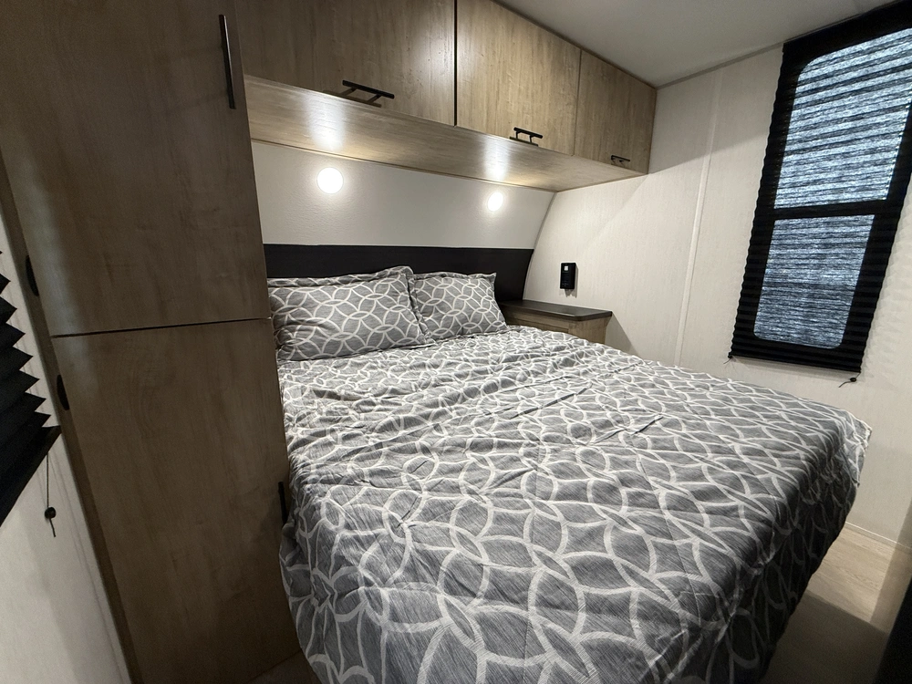 Cherokee 23dbh Grey Wolf 2026 alt