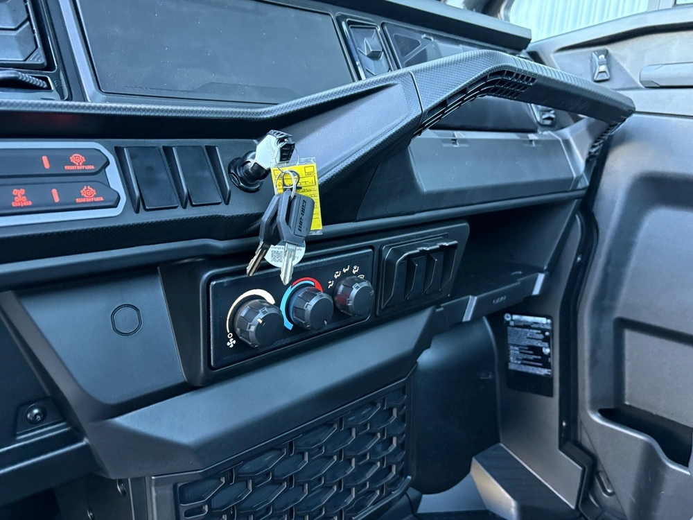 2026 Can-am Defender Xt Cab Hd11-7lte alt