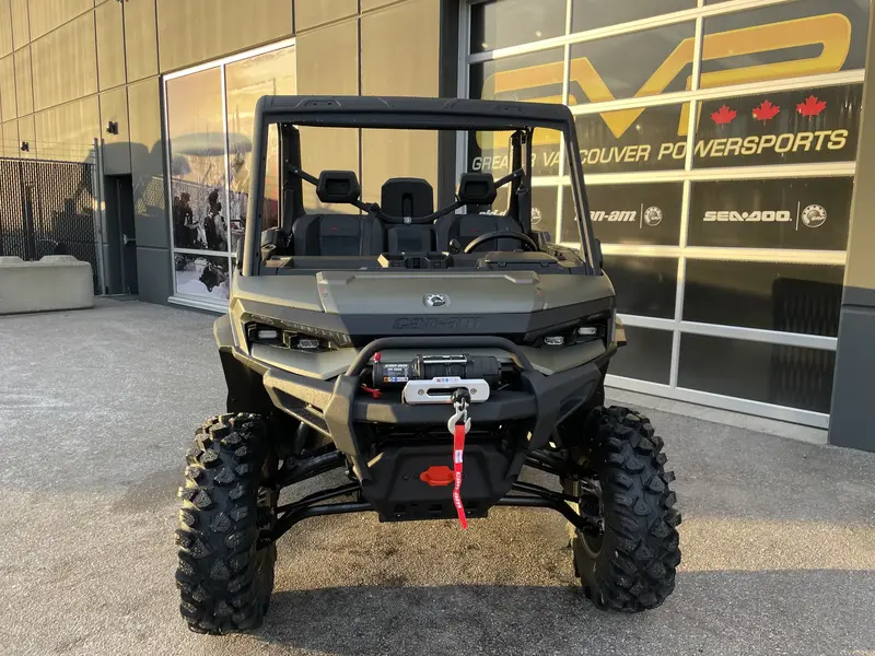 2026 Can-Am DEFENDER X MR HD11 WITH HALF DOORS thumbnail 4