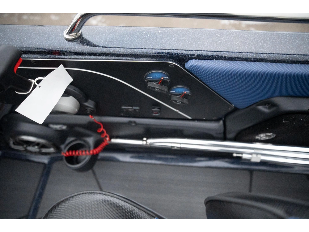 2025 Skeeter Products Solera 189 alt