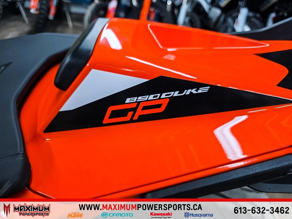 Ktm 890 Duke Gp 2022 alt