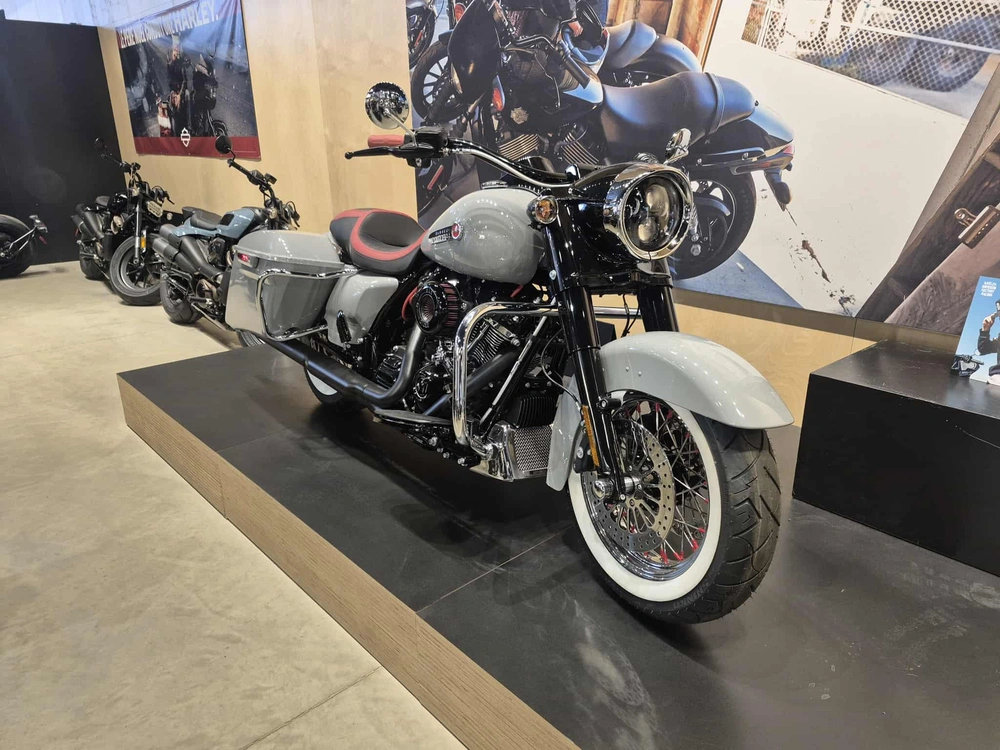 Harley-davidson Road King Custom Flhrxs 2024 alt