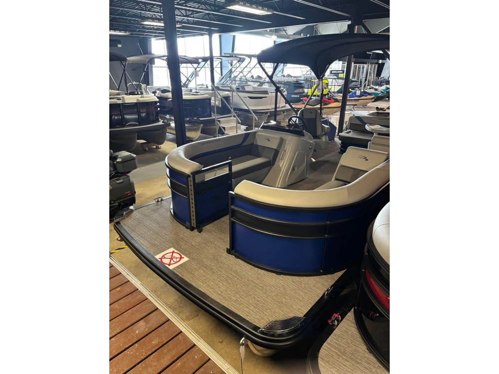 Bennington Marine 21 Sxsbsr 2025 alt