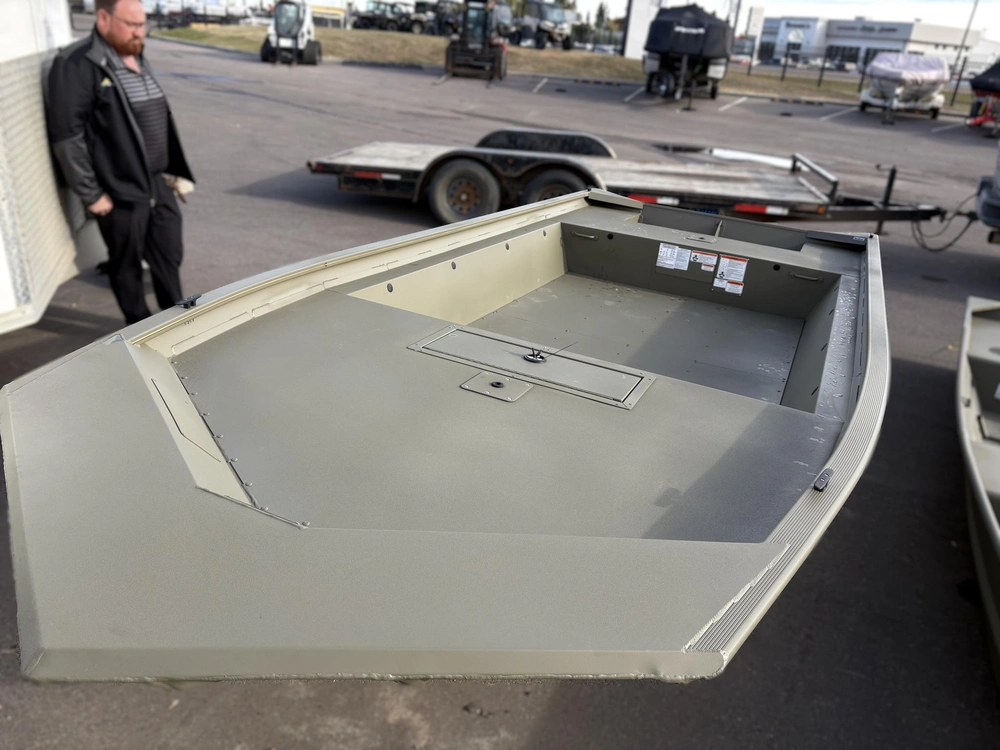 2026 Tracker Grizzly 1860 Jon alt