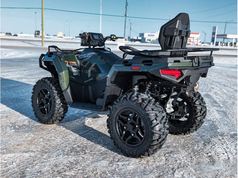 2026 Polaris Sportsman Touring 570 Premium // Treeline Green Metallic
