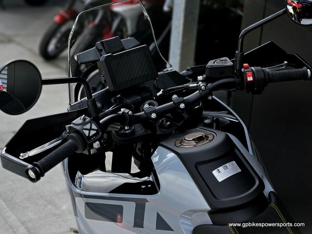 2025 Husqvarna Norden 901