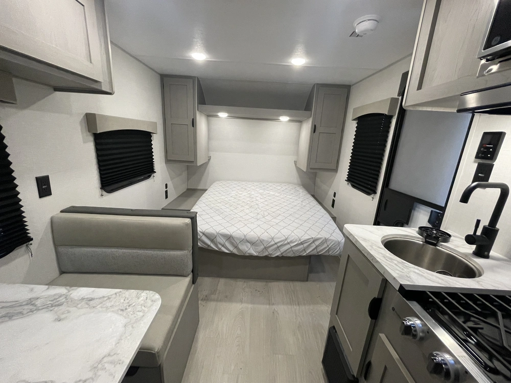 2026 Coachmen Clipper 17fq