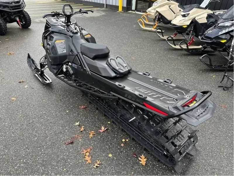 2025 Ski-Doo SUMMIT ADR W/ EDGE PKG 165" 850 ETEC