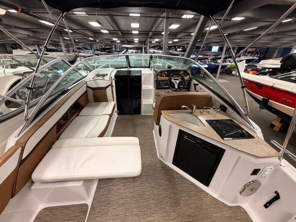 Four Winns 255 Vista 2019