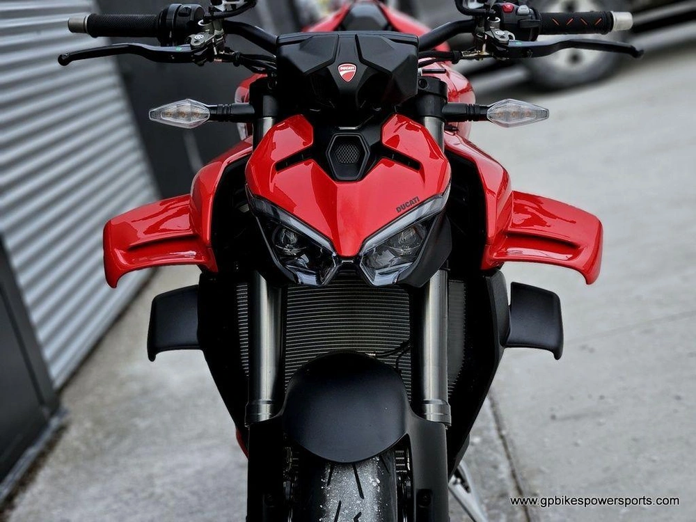 2025 Ducati Streetfighter V4 Ducati Red Demo