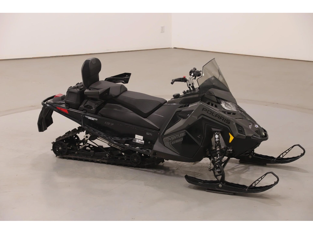 2025 Polaris 650 Indy Adventure 137 alt