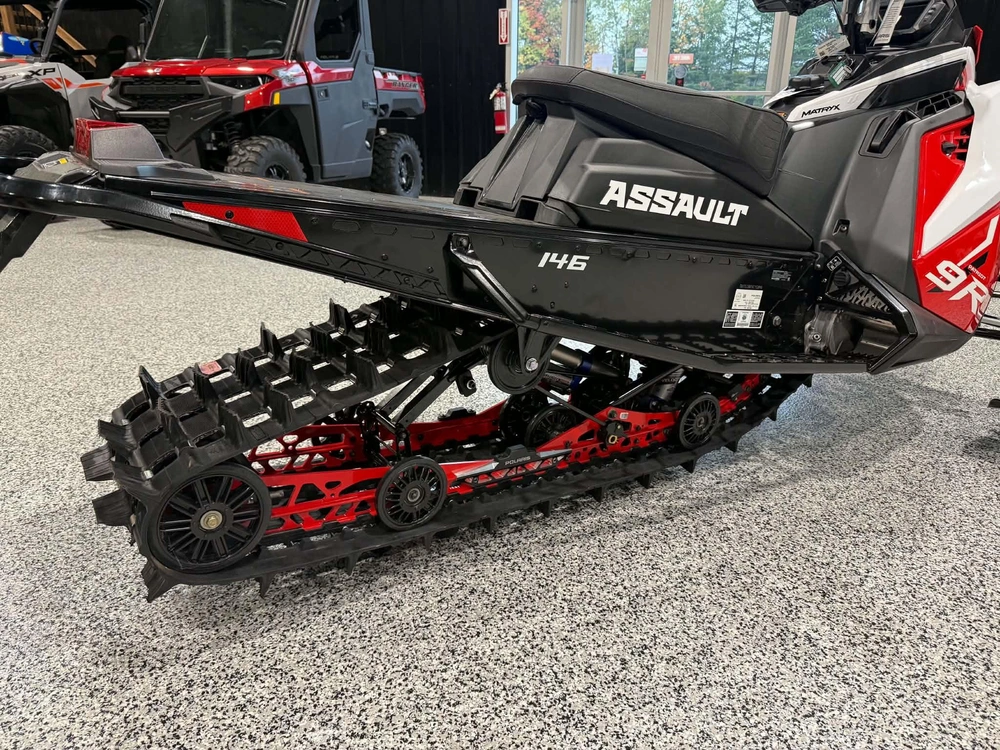 2027 Polaris Switchback Assault alt