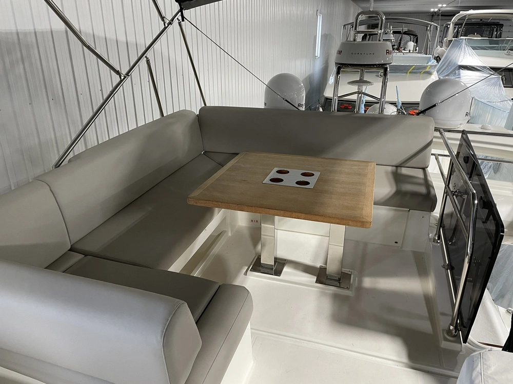 Prestige Yachts 520 Fly 2022