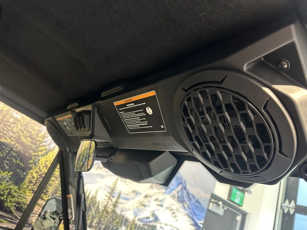 2027 Can-am Defender Limited Cab Hd11