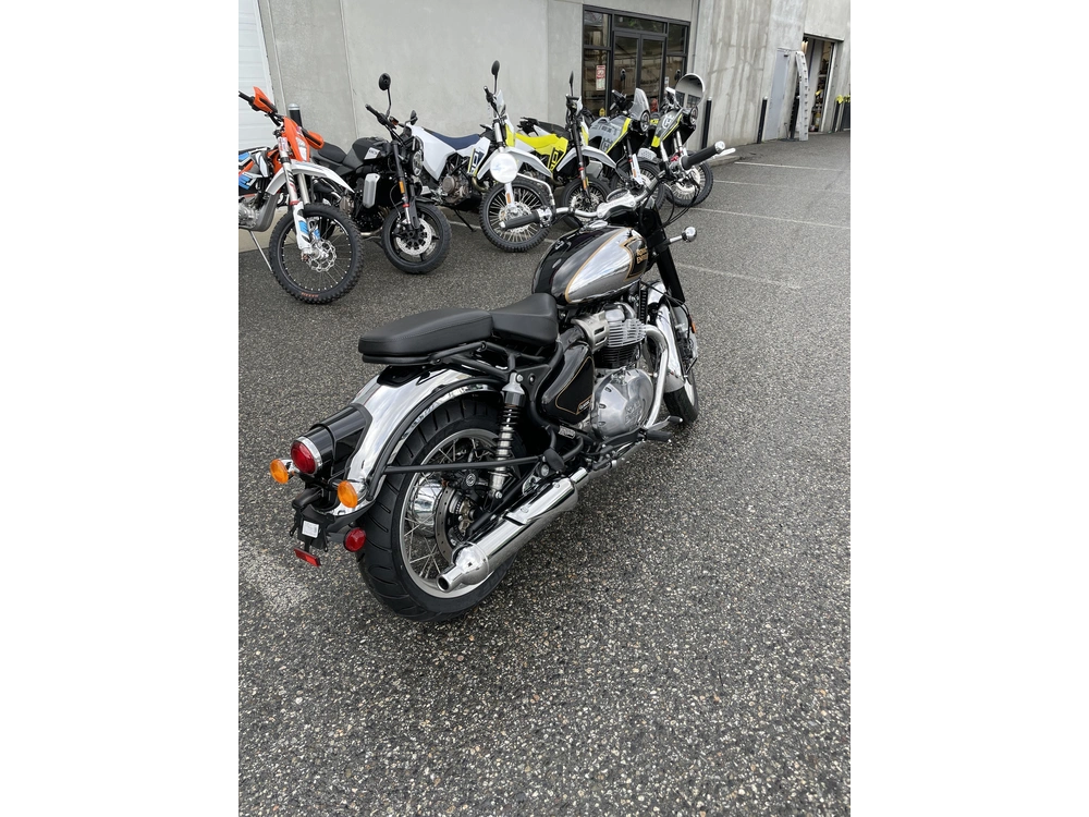 2027 Royal Enfield Classic 650 Chrome Black alt