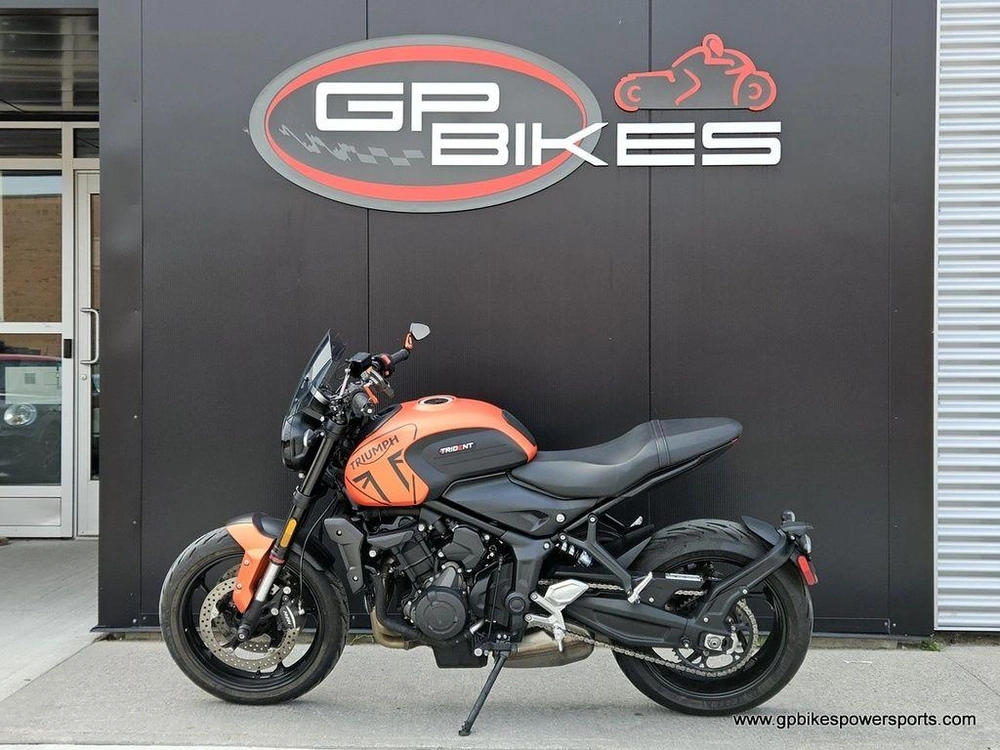 2023 Triumph Trident 660 Matte Baja Orange / Matte Storm Grey