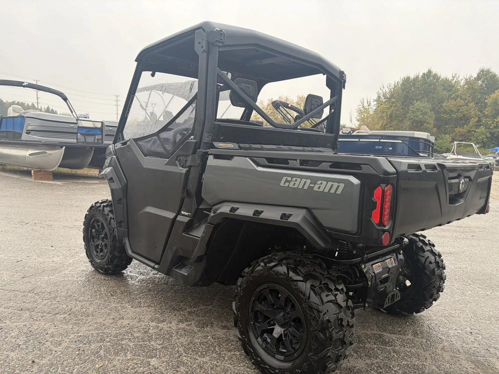 2024 Can-am Defender Xt Hd 7 With Half Doors & Hc Windshield alt